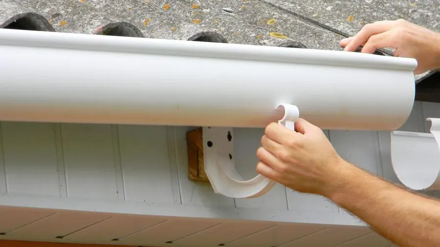 featured image install gutters.jpeg 1 e1678948953381